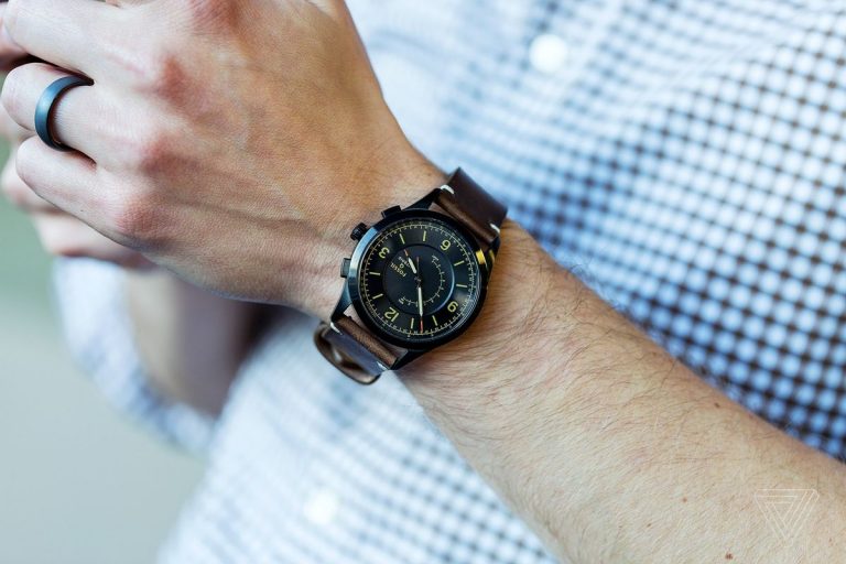 fossil q activist review